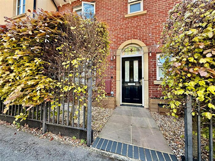 3 Bedroom Terraced House For Sale In Pillowell Drive, Gloucester, GL1