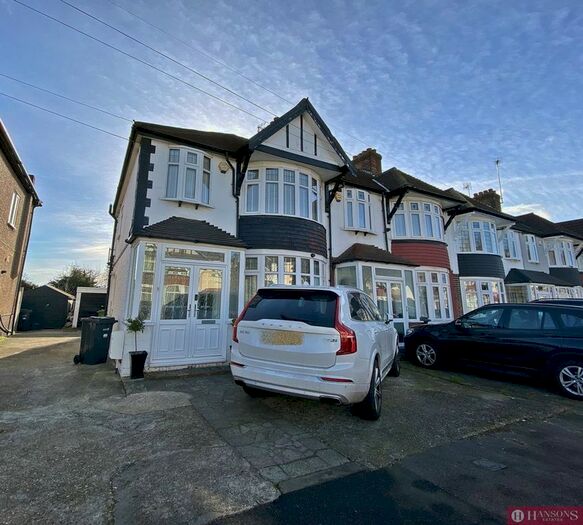 3 Bedroom Terraced House To Rent In Stradbroke Grove, Ilford IG5