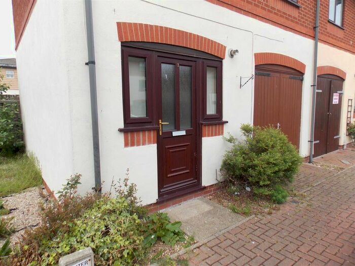1 Bedroom Mews House To Rent In Kings Mews, Cleethorpes DN35