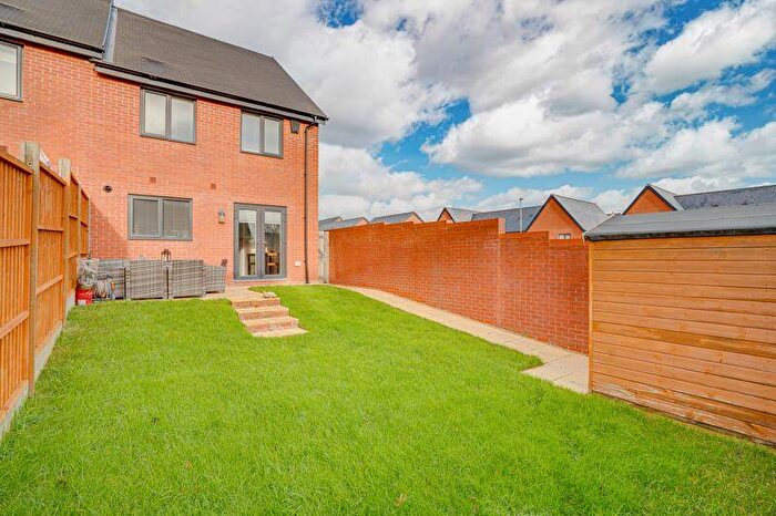 3 Bedroom Terraced House For Sale In Brunel Way, Fareham, PO15
