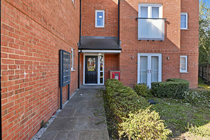 2 Bedroom Apartment For Sale In Asheridge Road, Chesham, HP5