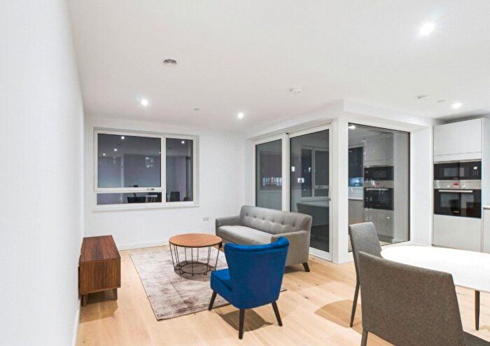 2 Bedroom Flat To Rent In Walton Heights, Elephant Park, Elephant Amp; Castle, SE17