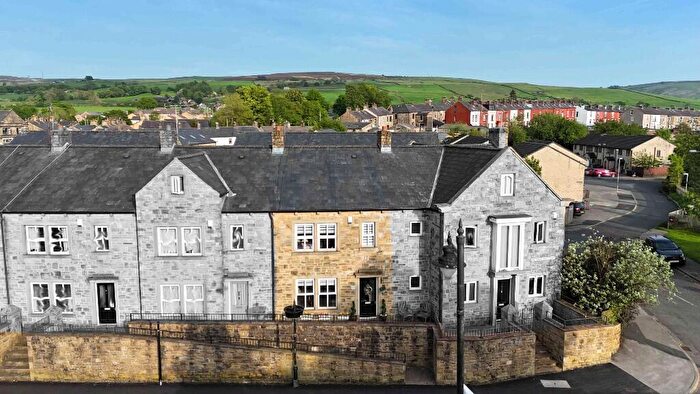 4 Bedroom Town House For Sale In Victoria Crescent, Earby, BB18