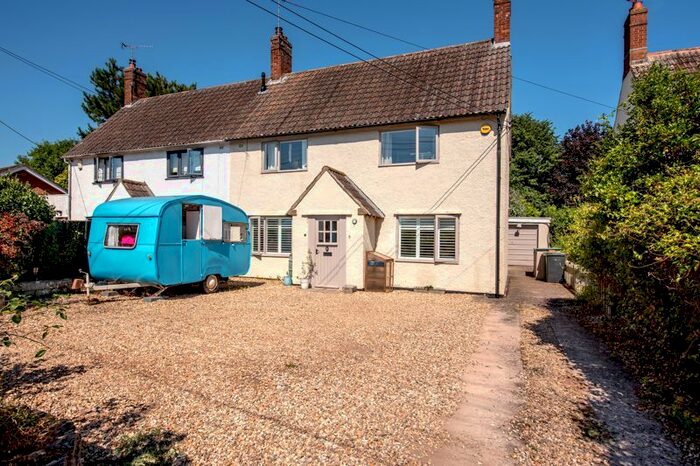 3 Bedroom Semi-Detached House For Sale In Mill Lane, Trull, Taunton, TA3