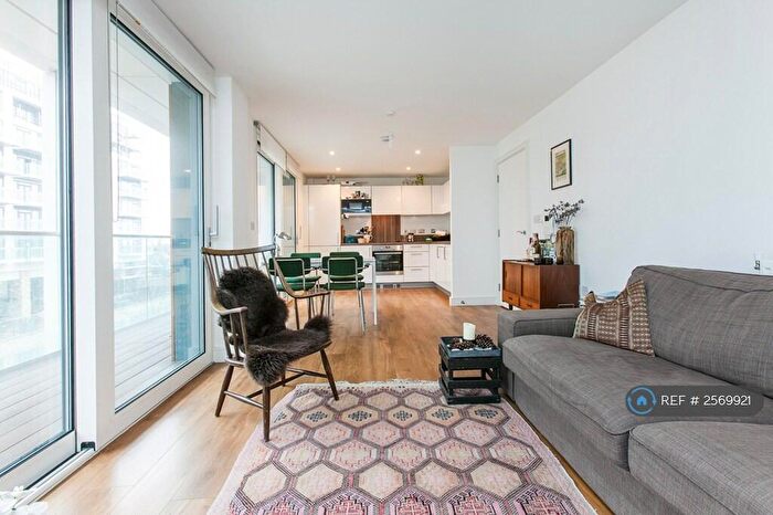 2 Bedroom Flat To Rent In Joplin House, London, E8