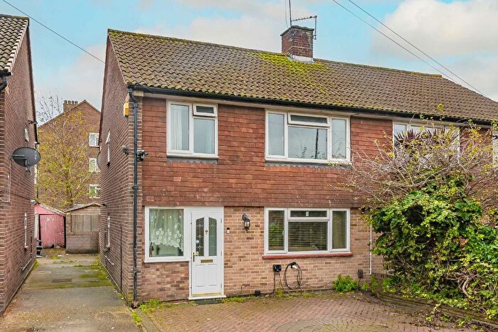 3 Bedroom Property For Sale In Main Street, Hanworth, TW13