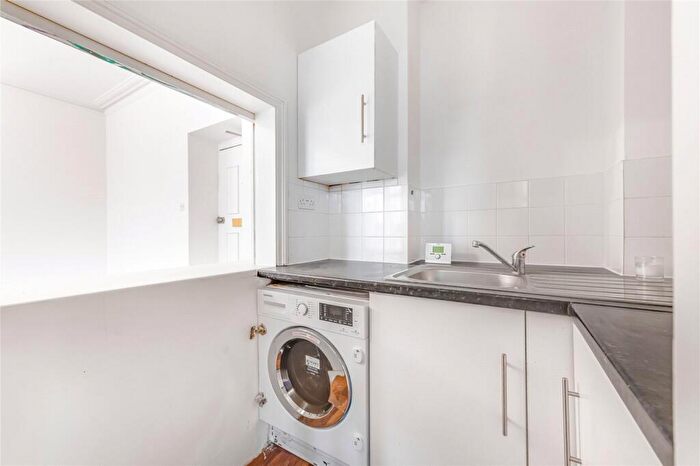 1 Bedroom Apartment For Sale In Hollywood Court, Hollywood Road, London, SW10