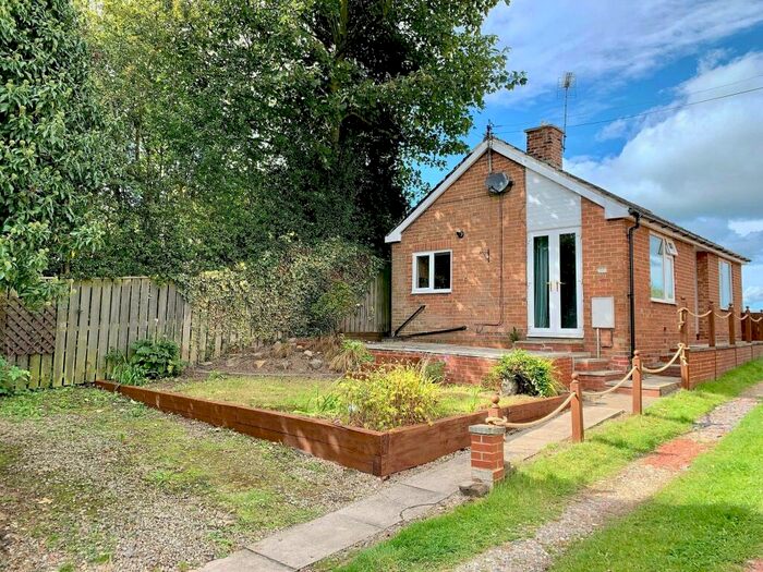 2 Bedroom Detached Bungalow For Sale In A South View, Hunwick, DL15