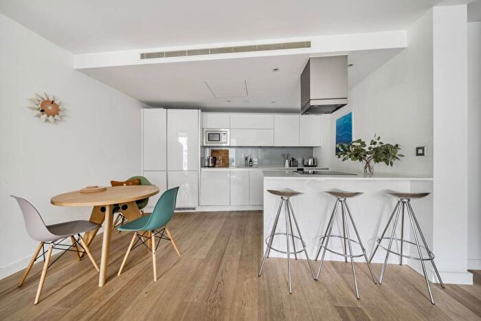 2 Bedroom Flat To Rent In Avantgarde Place, Shoreditch, London, E1