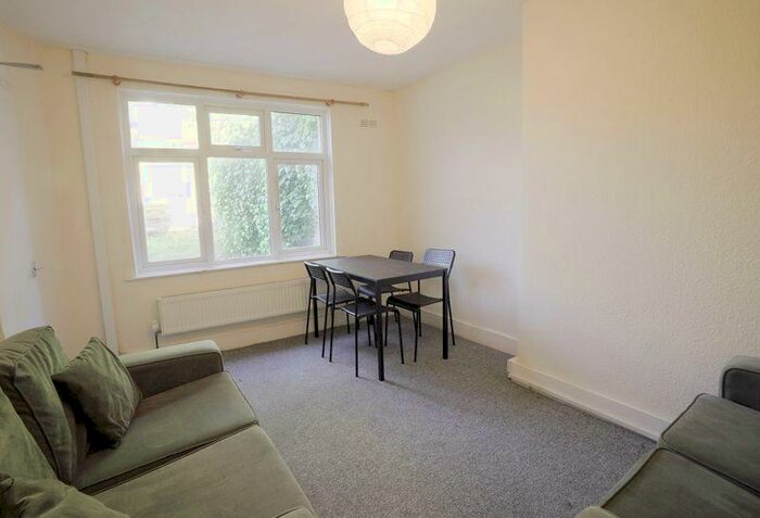 4 Bedroom Terraced House To Rent In Milner Road, Brighton, BN2