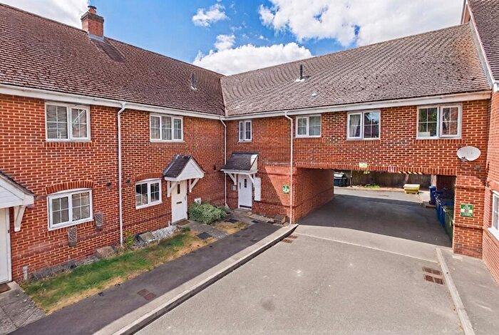 2 Bedroom Flat To Rent In Alexandra Close, College Town, Sandhurst, Berkshire, GU47