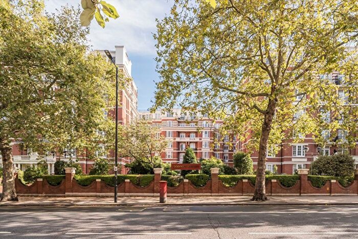 3 Bedroom Flat To Rent In Maida Vale, Little Venice, W9