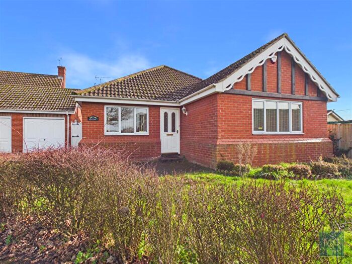 4 Bedroom Detached Bungalow For Sale In Hazelwood Close, Thurston, Bury St. Edmunds, IP31