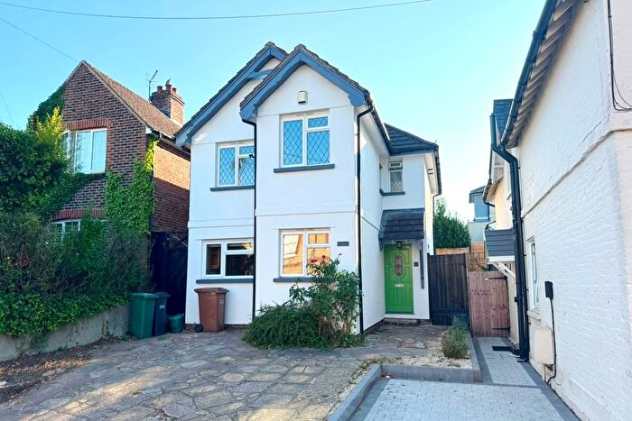 2 Bedroom Detached House To Rent In Nutley Lane, Reigate, RH2