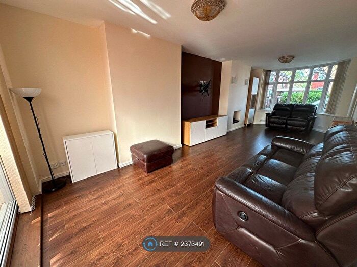 3 Bedroom Semi-Detached House To Rent In Walton Road, Sale, M33