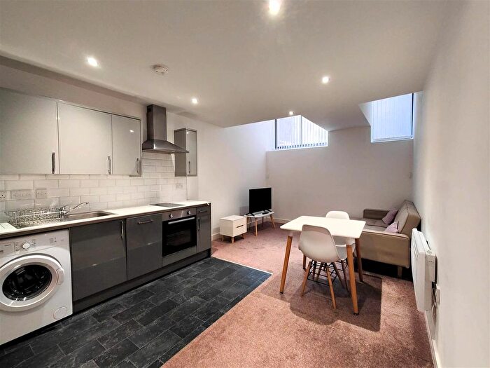 1 Bedroom Flat To Rent In Vicar Lane, Bradford, BD1