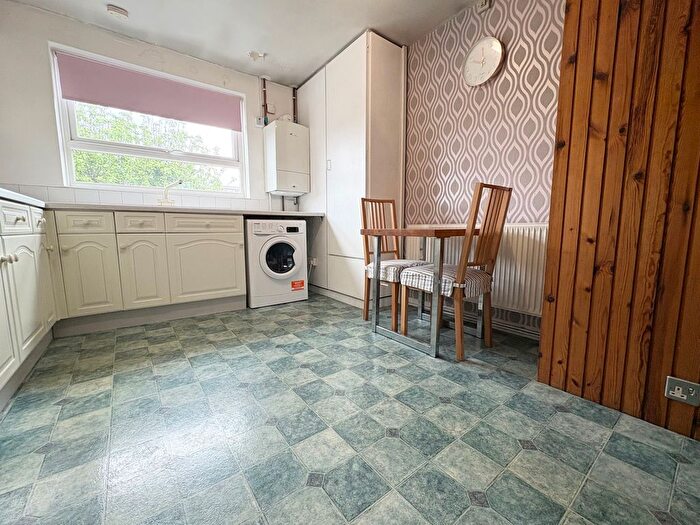2 Bedroom Flat To Rent In Whitchurch Road, Bristol, BS13