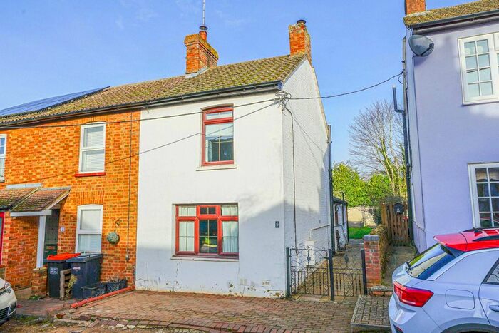 2 Bedroom End Of Terrace House For Sale In Thomas Street, Heath And Reach, Leighton Buzzard, LU7