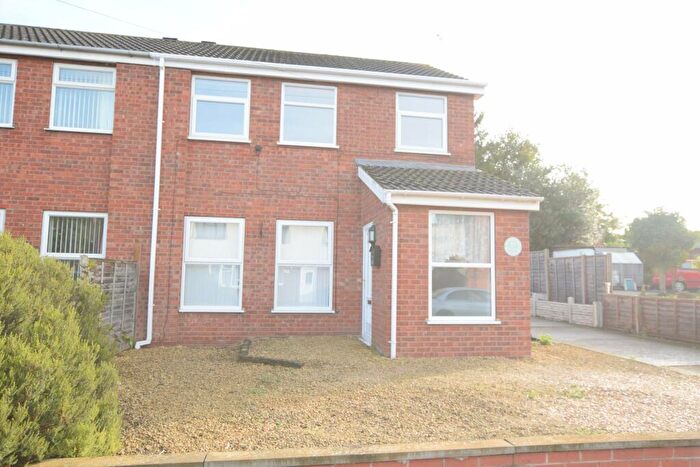 2 Bedroom Semi-Detached House To Rent In High Street, Scotter, DN21