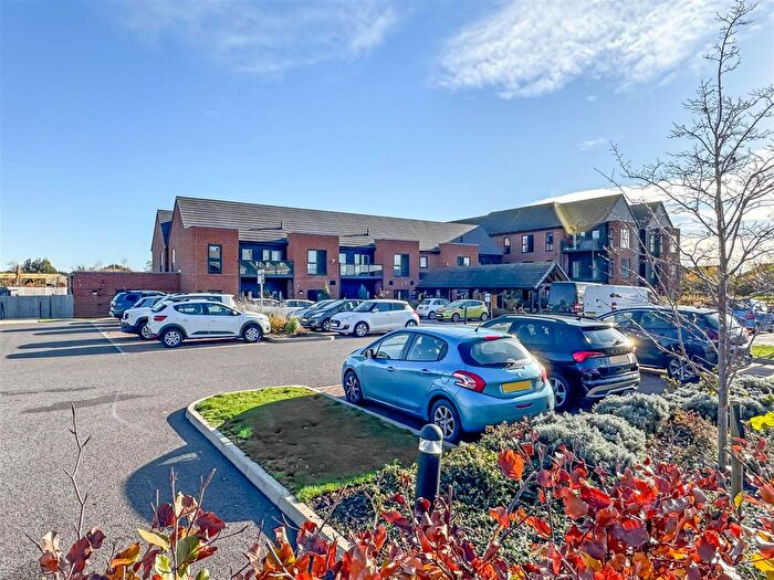 1 Bedroom Flat For Sale In Peckham Chase, Eastergate, Chichester, PO20