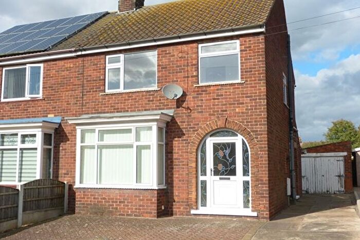 3 Bedroom Semi-Detached House To Rent In Collinson Avenue, Scunthorpe, DN15