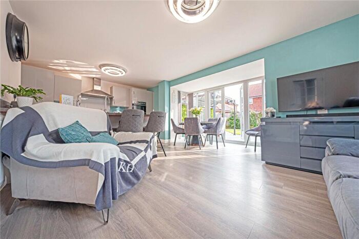 4 Bedroom Detached House For Sale In Collins Grove, Tamworth, Staffordshire, B78