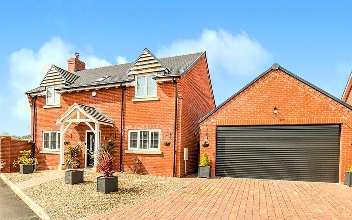 3 Bedroom Detached House For Sale In Garside Close, Hengoed, Oswestry, Shropshire, SY10