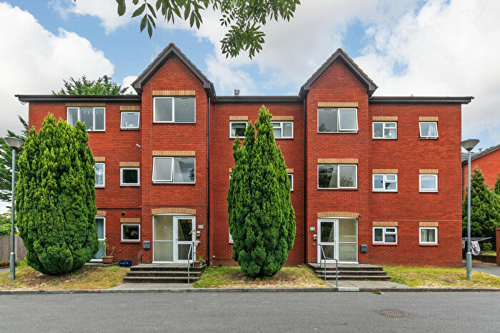 2 Bedroom Apartment To Rent In Cobden Court, Cobden Avenue, SO18