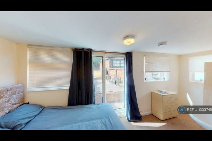 6 Bedroom Semi-Detached House To Rent In Coldean Lane, Brighton, BN1