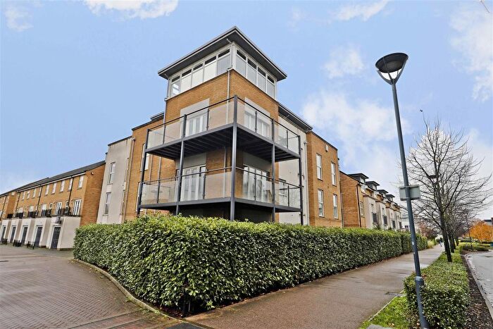 2 Bedroom Flat For Sale In Wintergreen Boulevard, West Drayton, UB7