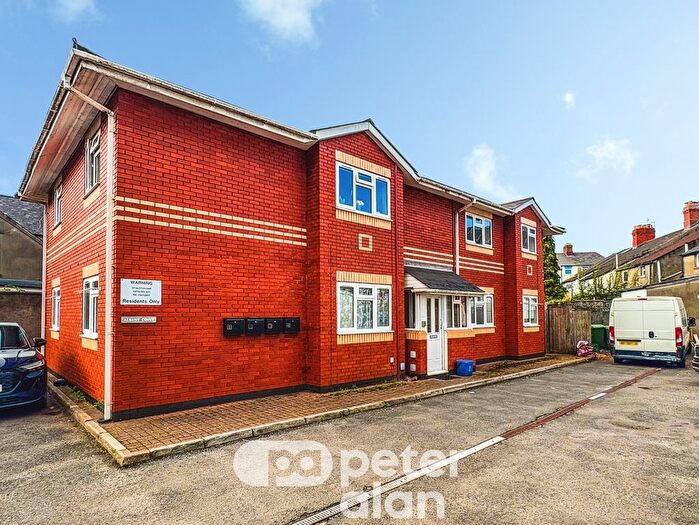 2 Bedroom Flat To Rent In Bangor Street, Cardiff, CF24