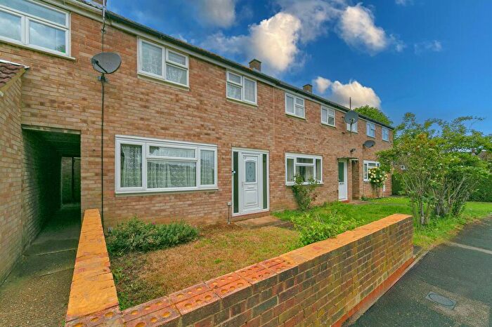 2 Bedroom Terraced House For Sale In Shaftesbury Crescent, Bletchley, MK3