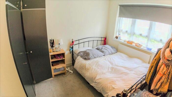 3 Bedroom Flat To Rent In Star Road, London, W14