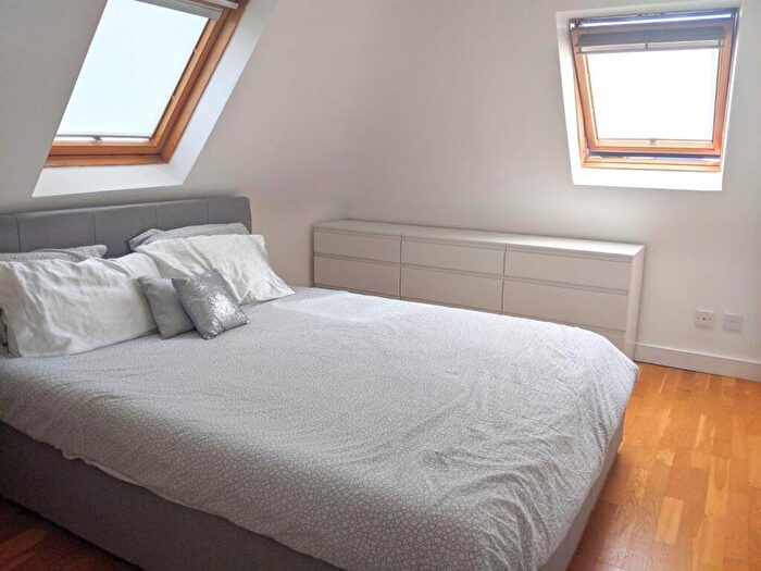 2 Bedroom Flat To Rent In Fordwych Road, West Hampstead, London, NW2