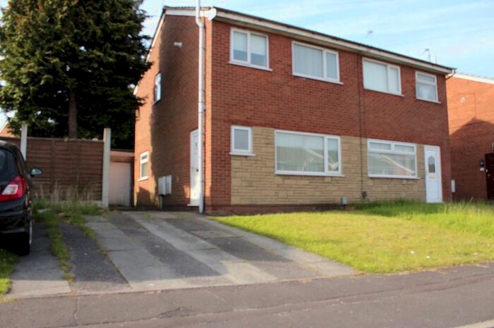 3 Bedroom Semi-Detached House To Rent In Thorn Hill Close, Blackburn, BB1