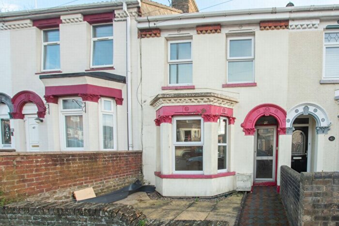 3 Bedroom Terraced House For Sale In Eaton Road, Dover, CT17