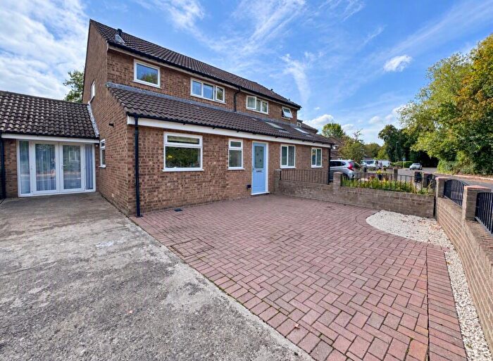 3 Bedroom Semi Detached House For Sale In Falcon Close, Patchway, Bristol, BS34