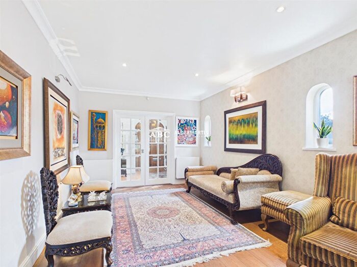5 Bedroom Detached House For Sale In Westfield Road, London, NW7