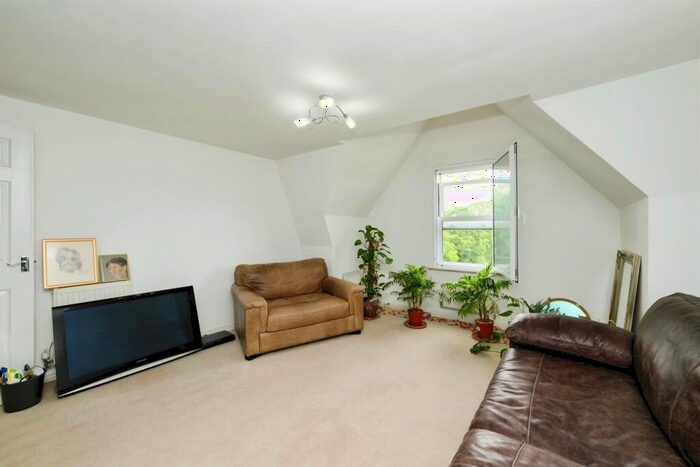 1 Bedroom Flat For Sale In Highbridge Street, Waltham Abbey, EN9