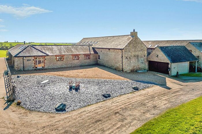 4 Bedroom Barn Conversion For Sale In Hungate End Farm, Milton Keynes, MK19
