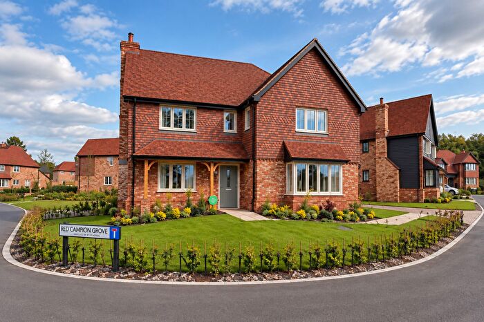 5 Bedroom Detached House For Sale In Orchard View, View Road, Cliffe Woods, Kent., ME3