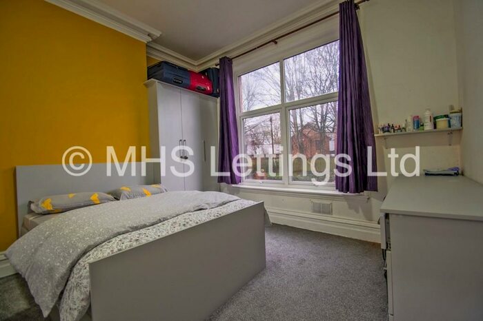 2 Bedroom Flat To Rent In Ground Floor, Regent Park Avenue, Leeds, LS6
