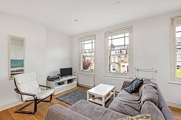 2 Bedroom Flat To Rent In Bournevale Road, Streatham, London, SW16