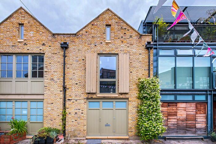 3 Bedroom Mews House To Rent In Havelock Walk, Forest Hill, SE23