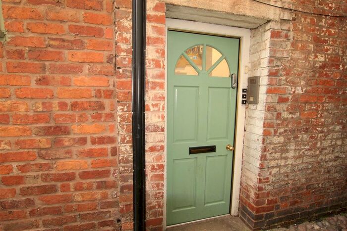 2 Bedroom Flat To Rent In Bailey Street, Oswestry, SY11