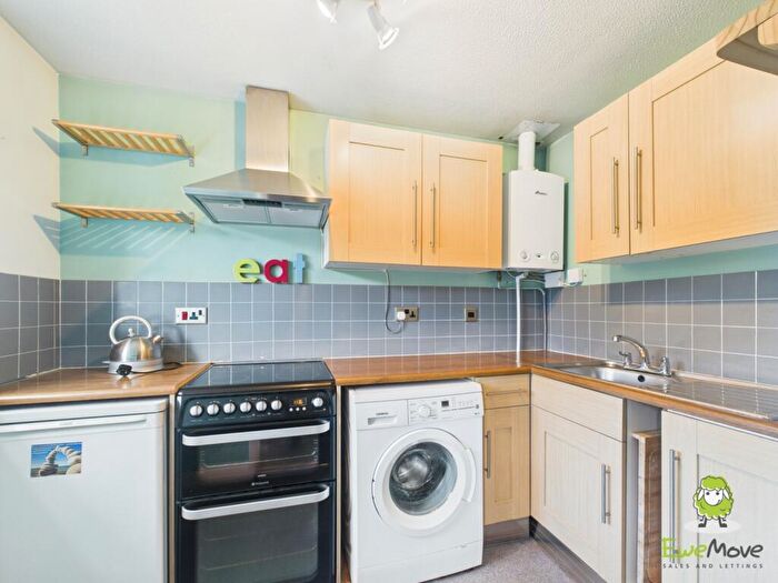 1 Bedroom Flat For Sale In Longacre Rise, Chineham, Basingstoke, Hampshire, RG24