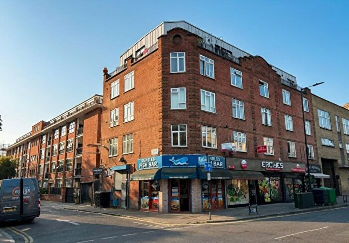 3 Bedroom Flat For Sale In Flat Classic Mansions, Well Street, Hackney, London, E9