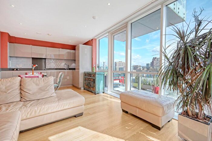3 Bedroom Flat For Sale In Merchants Walk Development, Bow, E3