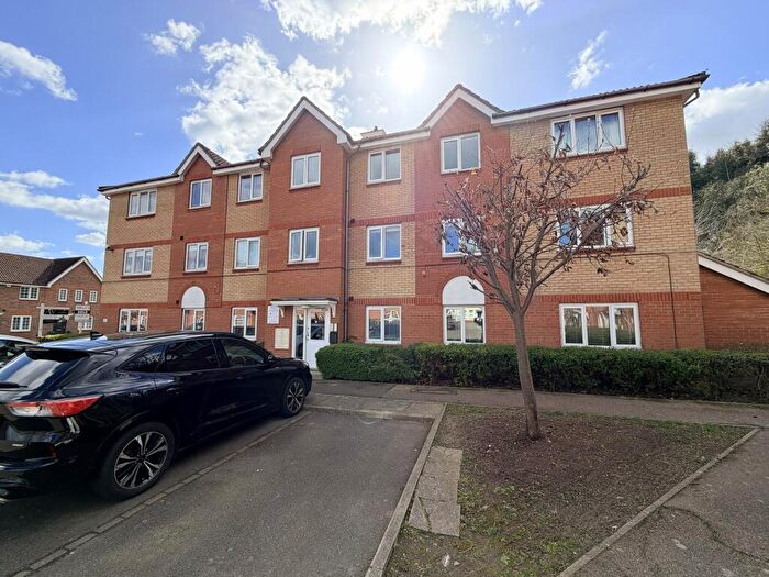 2 Bedroom Flat For Sale In Frobisher Gardens, Chafford Hundred, RM16