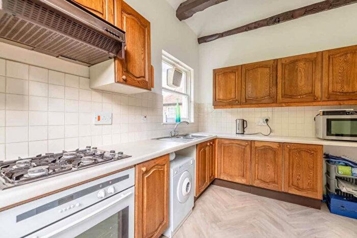 2 Bedroom Apartment For Sale In Wexham Road, Wexham, Slough, SL2